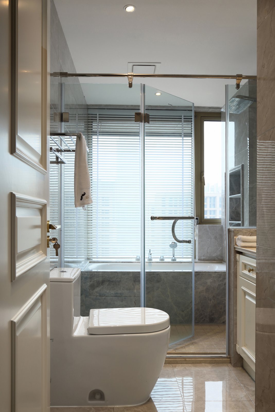 現代輕奢風格家裝設計室內裝修效果圖-衛生間 現代輕奢風格家裝設計室內裝修效果圖-衛生間