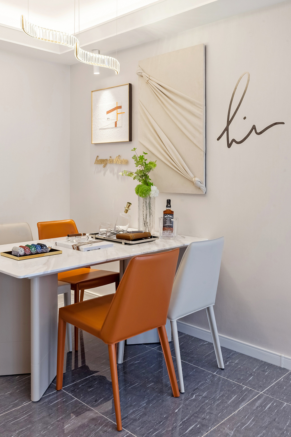 輕奢風格室內(nèi)家裝案例效果圖-餐廳 輕奢風格室內(nèi)家裝案例效果圖-餐廳