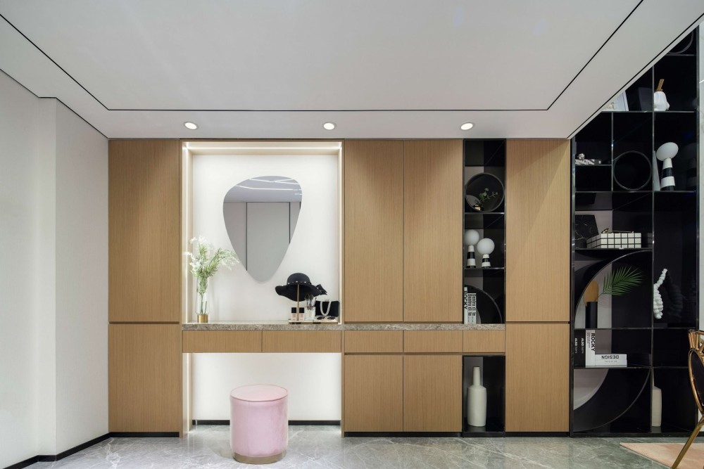 現(xiàn)代輕奢風(fēng)格室內(nèi)家裝案例效果圖-入戶玄關(guān) 現(xiàn)代輕奢風(fēng)格室內(nèi)家裝案例效果圖-入戶玄關(guān)