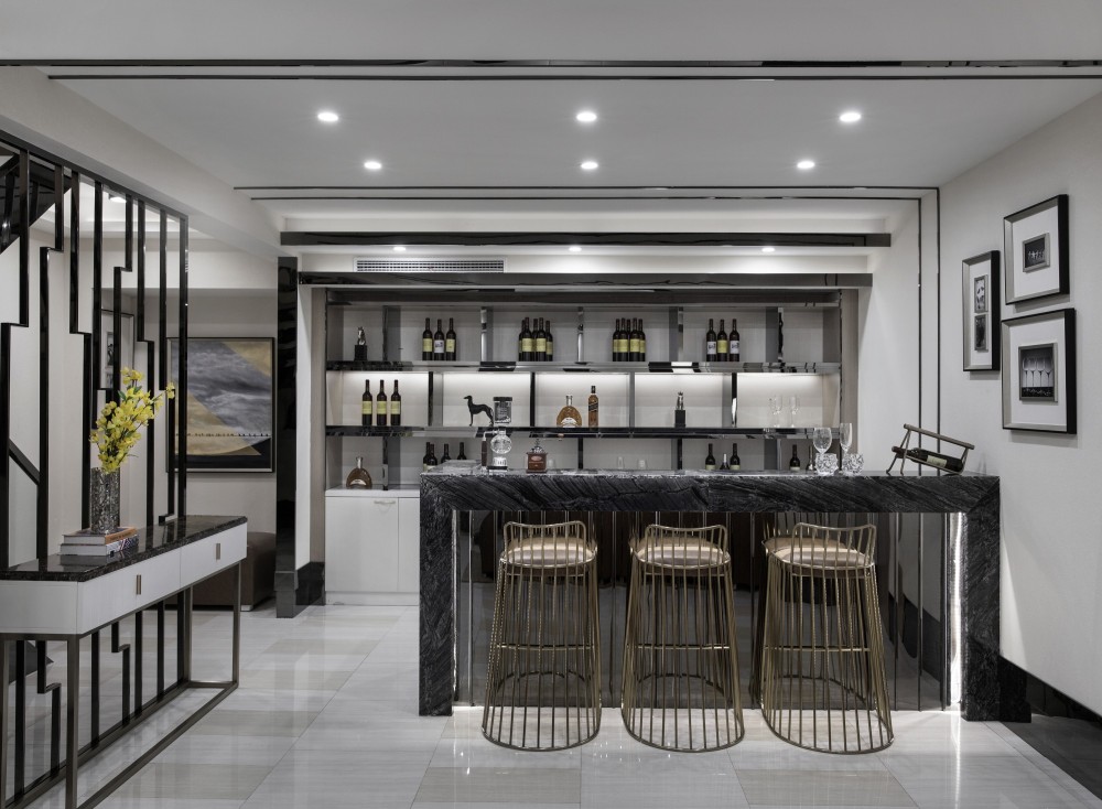 現(xiàn)代輕奢風格室內(nèi)設(shè)計家裝案例-吧臺 現(xiàn)代輕奢風格室內(nèi)設(shè)計家裝案例-吧臺