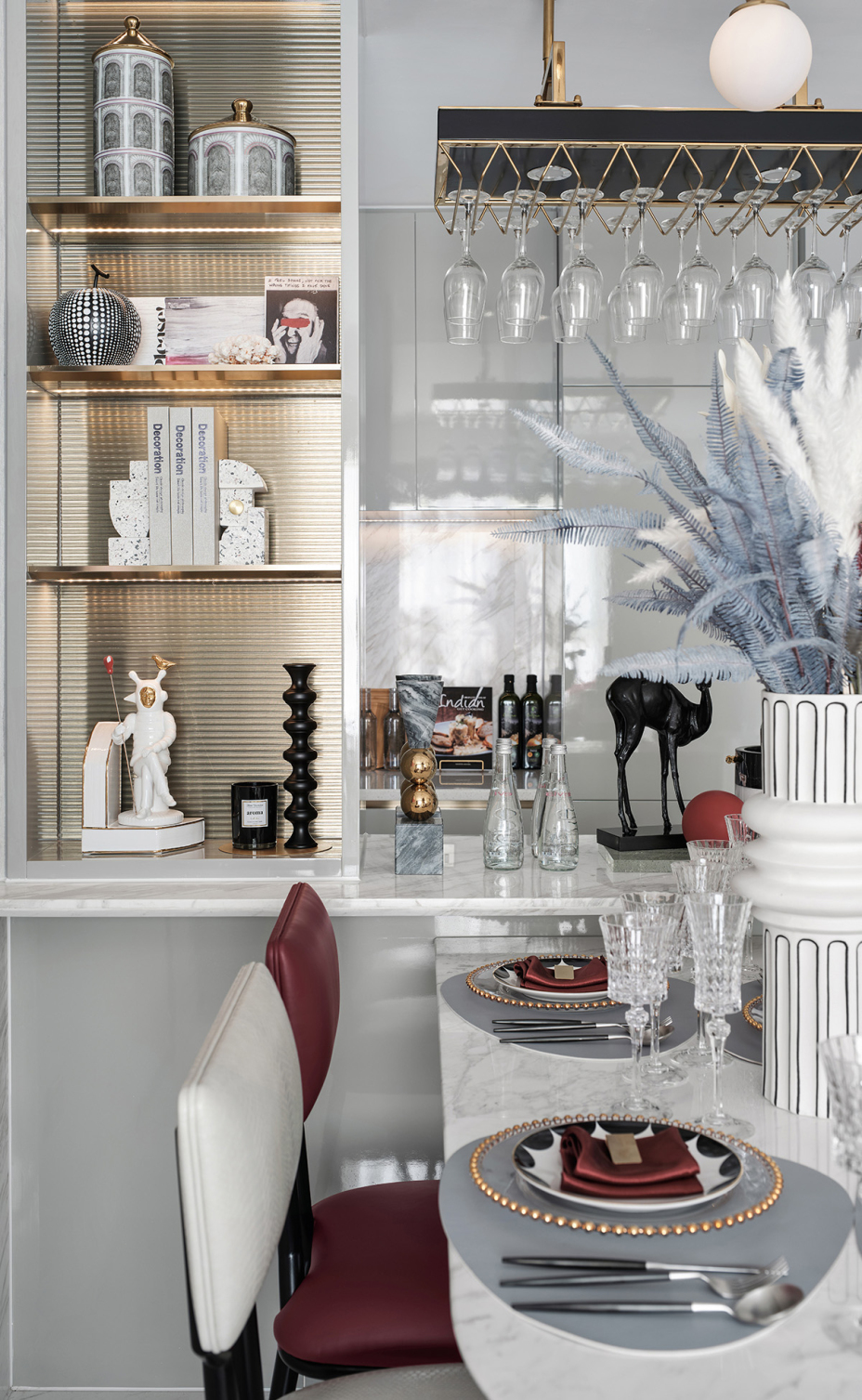 輕奢風(fēng)格室內(nèi)家裝案例效果圖-餐廳餐邊柜 輕奢風(fēng)格室內(nèi)家裝案例效果圖-餐廳餐邊柜