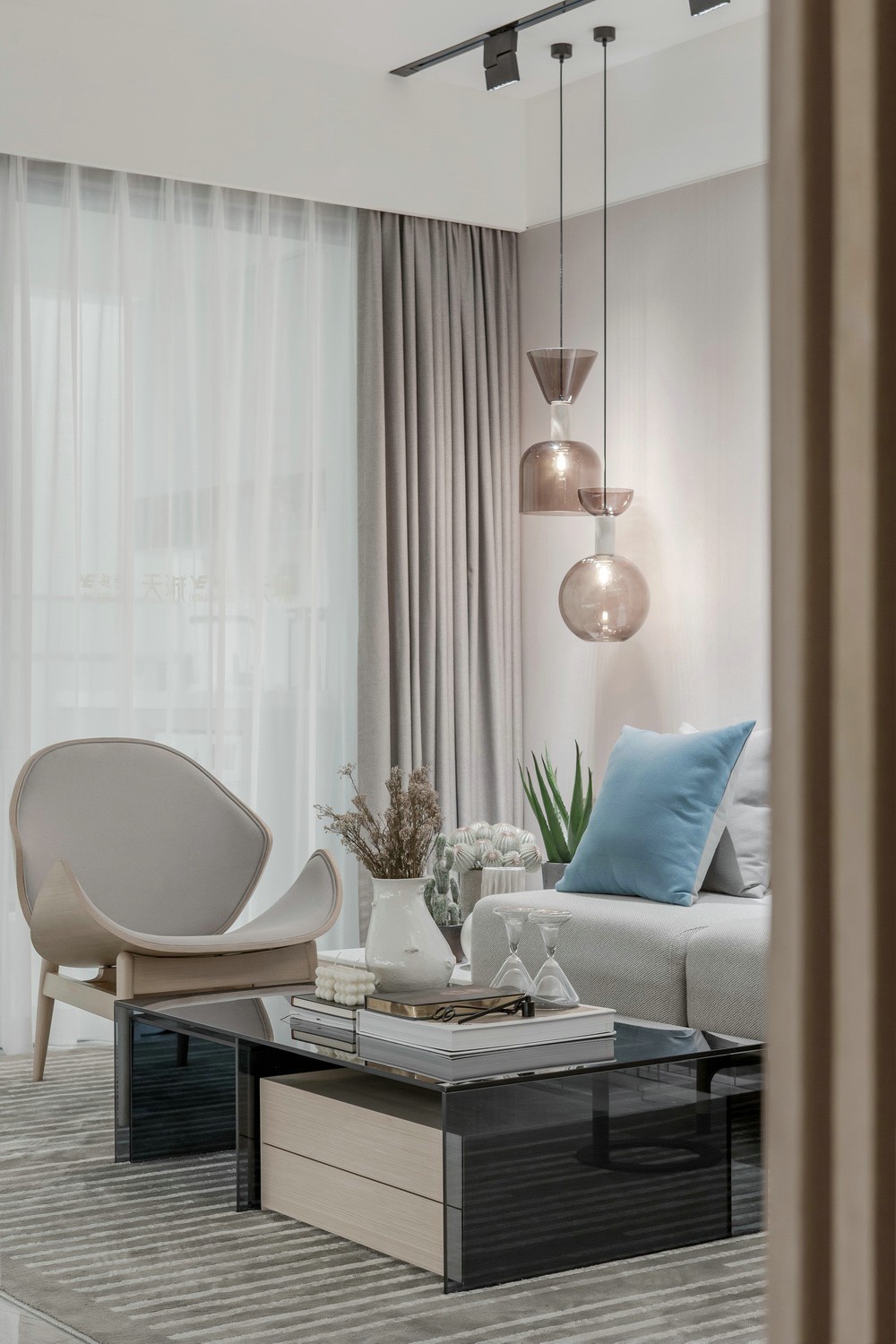 現代簡約風格室內設計家裝案例-客廳茶幾 現代簡約風格室內設計家裝案例-客廳茶幾