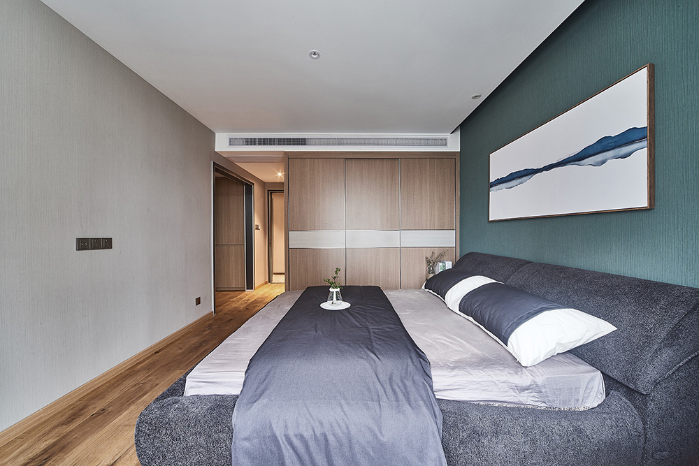 現(xiàn)代簡約風格室內(nèi)裝修設計效果圖-雅瑤綠洲三居165平米-室內(nèi)裝修設計主臥 現(xiàn)代簡約風格室內(nèi)裝修設計效果圖-雅瑤綠洲三居165平米-室內(nèi)裝修設計主臥