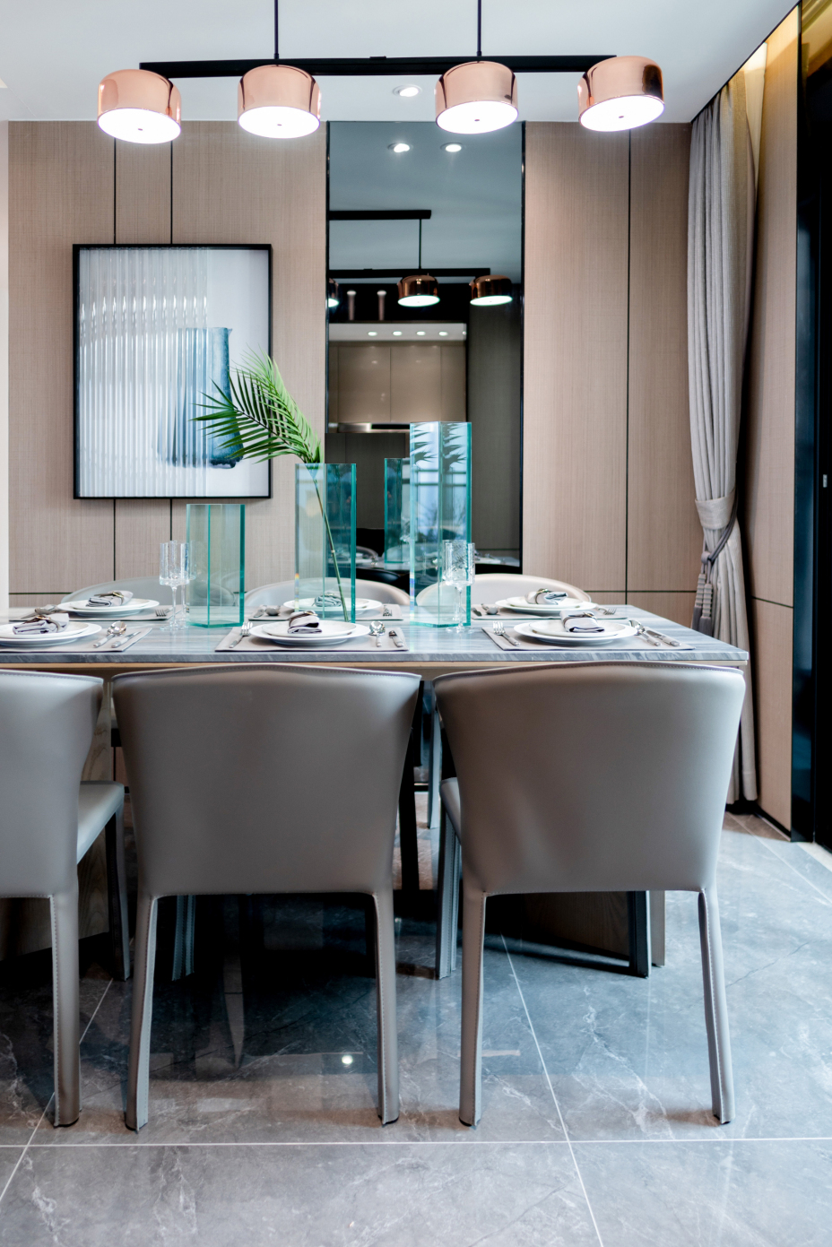 低調輕奢風格室內家裝案例效果圖-餐廳 低調輕奢風格室內家裝案例效果圖-餐廳