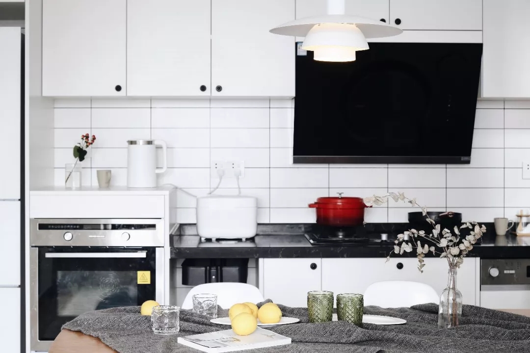 裝修案例北歐風(fēng)格室內(nèi)裝修效果圖-廚房 裝修案例北歐風(fēng)格室內(nèi)裝修效果圖-廚房