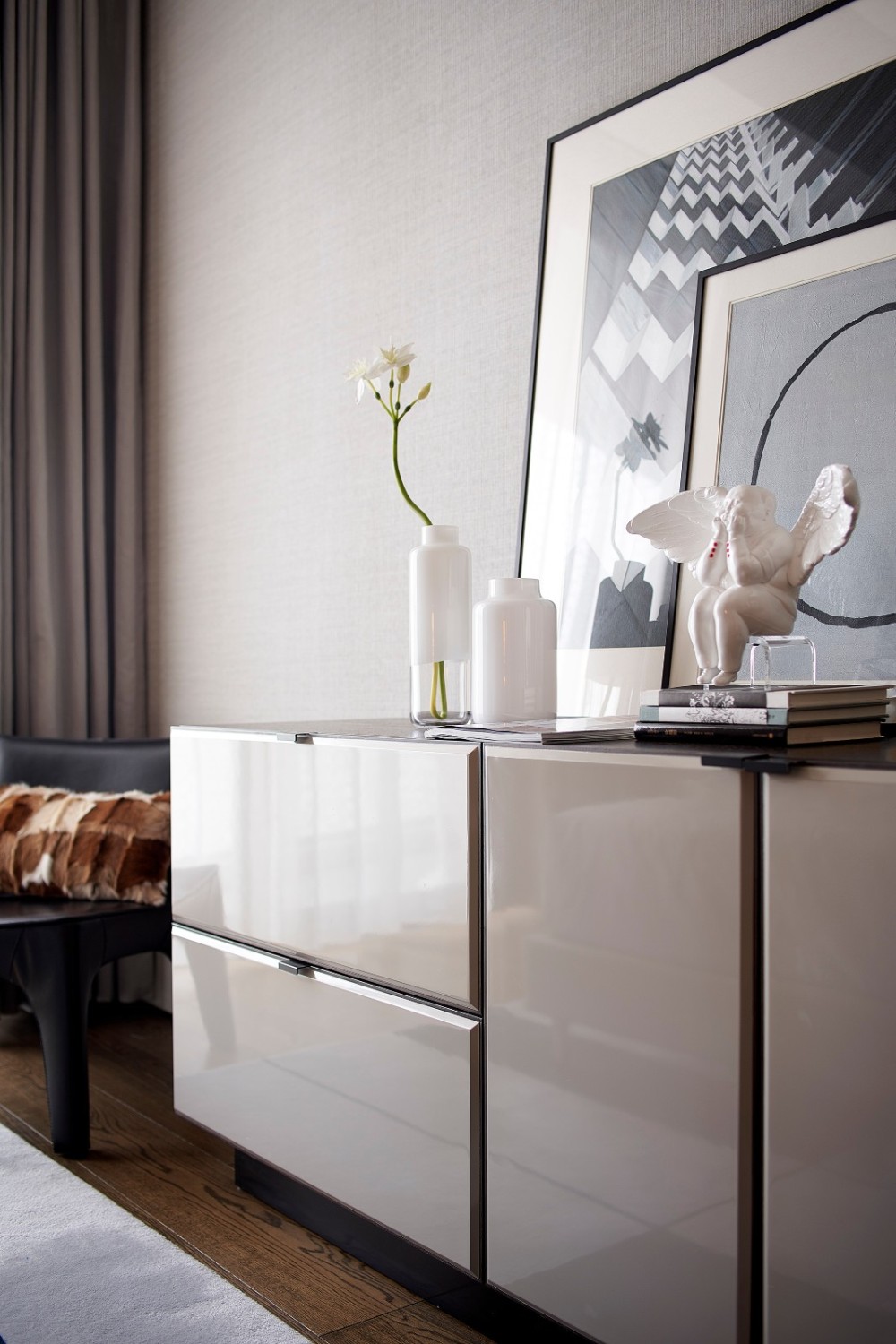 古典輕奢混搭風(fēng)格室內(nèi)設(shè)計(jì)家裝案例-床頭柜 古典輕奢混搭風(fēng)格室內(nèi)設(shè)計(jì)家裝案例-床頭柜