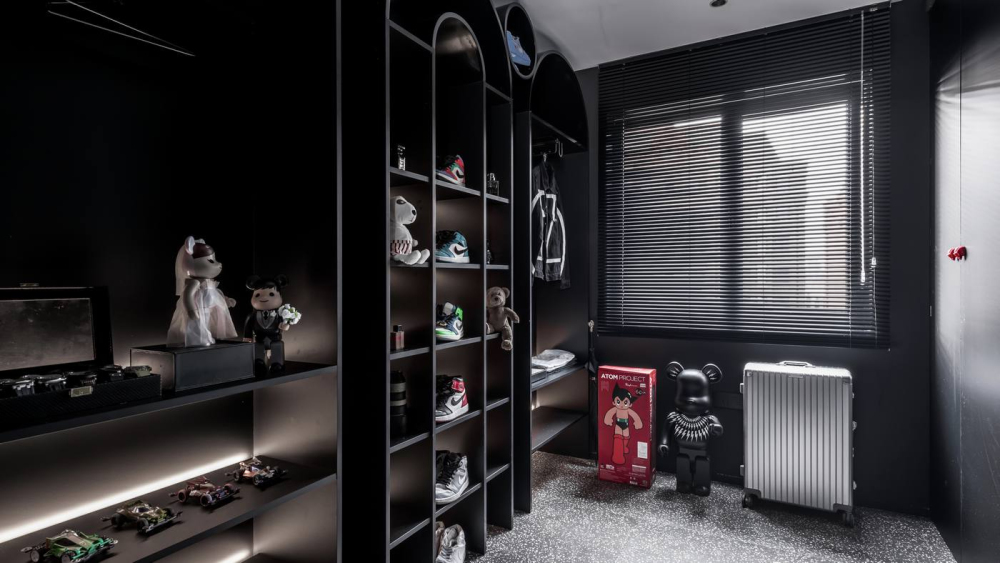 現代極簡風格室內家裝案例效果圖-衣帽間 現代極簡風格室內家裝案例效果圖-衣帽間